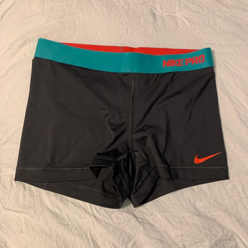 Nike Pro Women’s 3” Compression Shorts | Gray